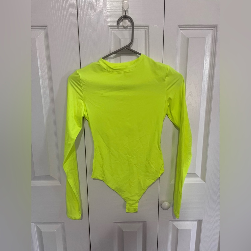 SKIMS Long Sleeve Mock Neck Bodysuit Green Highlighter Size Small NWT
